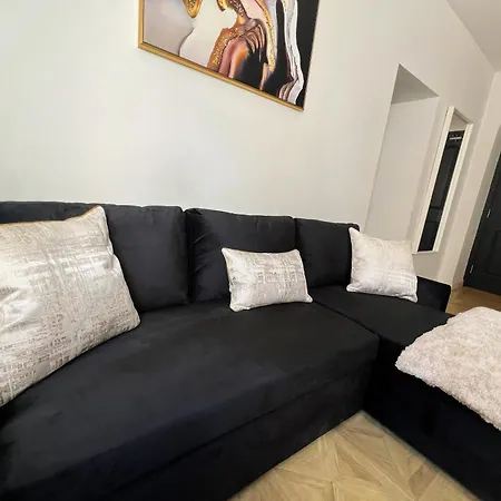 1 Bed Luxury * Leeds (West Yorkshire)